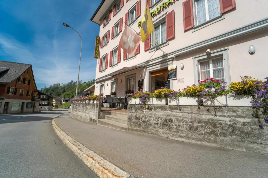 Hotel Alpina Unterschächen Dış mekan fotoğraf